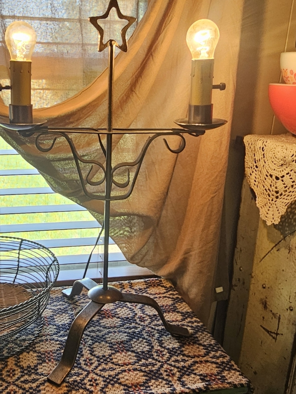 Rustic Primitive Vintage Look Metal Star Candlestick Lamp - Antique Bronze